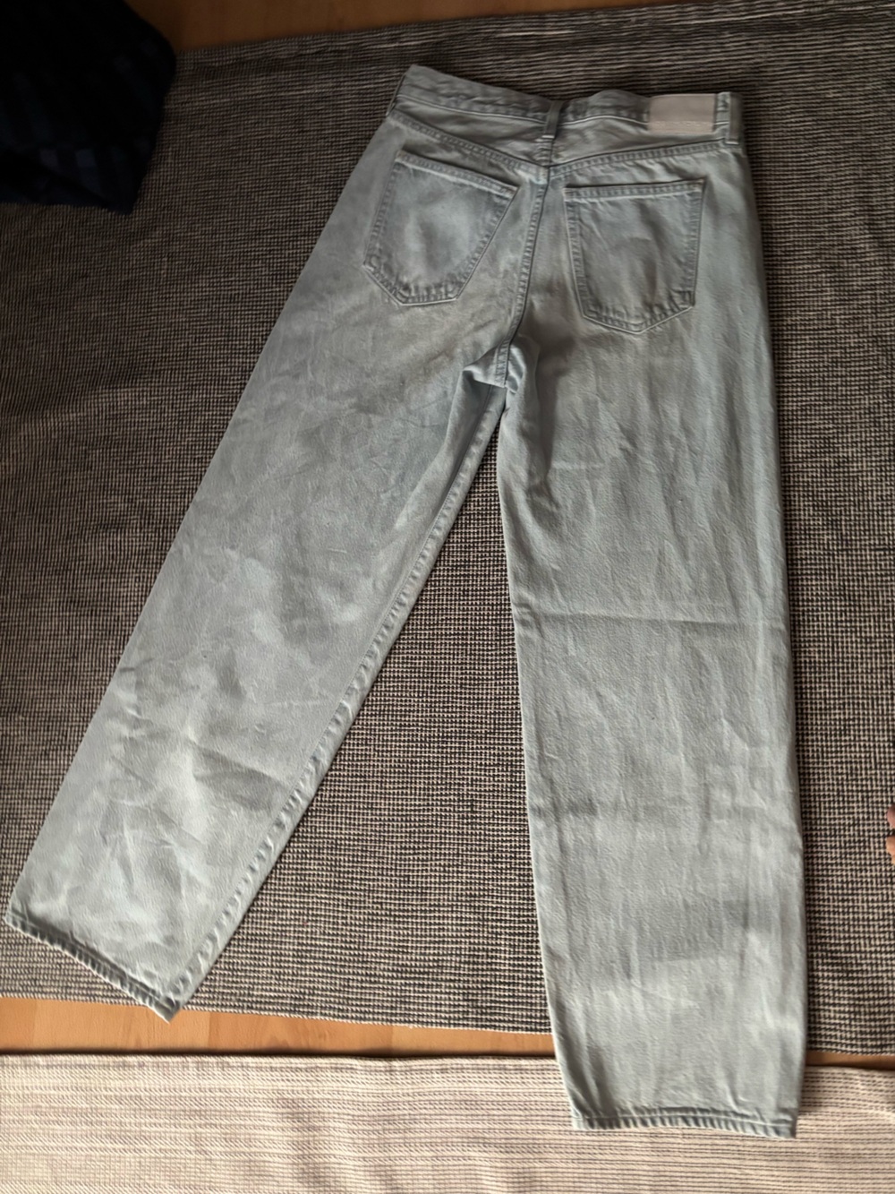 Aritzia - Denim Forum 90s Kate Baggy light Wash Wide Leg Jeans, size 28 - Picture 9 of 16